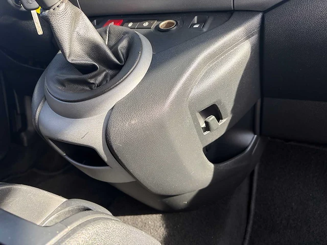 2018 peugeot partner tepee 1.2 puretech active personenauto - afbeelding 30 van  79