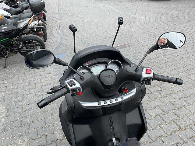 2018 piaggio mp3 300 ie 3 wiel motorfiets - afbeelding 8 van  13