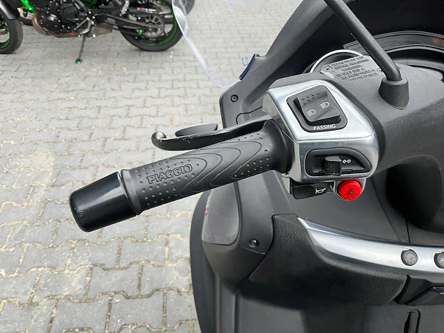2018 piaggio mp3 300 ie 3 wiel motorfiets - afbeelding 11 van  13