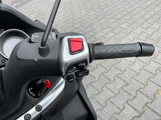 2018 piaggio mp3 300 ie 3 wiel motorfiets - afbeelding 12 van  13