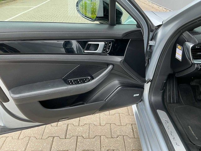 2018 porsche panamera 4 3.0 v6 personenauto - afbeelding 11 van  32