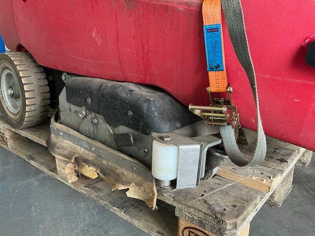 2018 rcm drive t702r zelfrijdende veegmachine - afbeelding 9 van  19