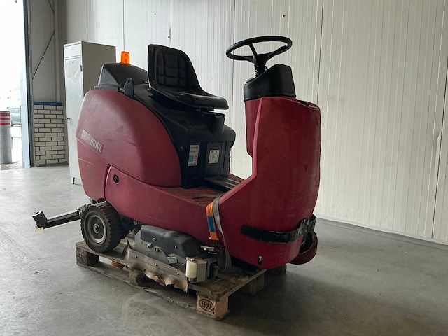 2018 rcm drive t702r zelfrijdende veegmachine - afbeelding 12 van  19