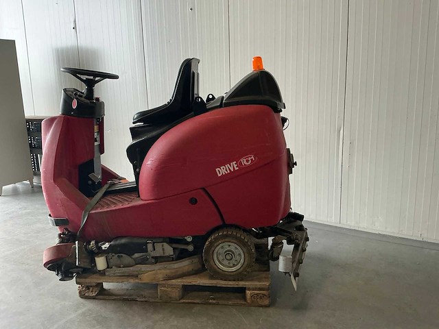 2018 rcm drive t702r zelfrijdende veegmachine - afbeelding 13 van  19
