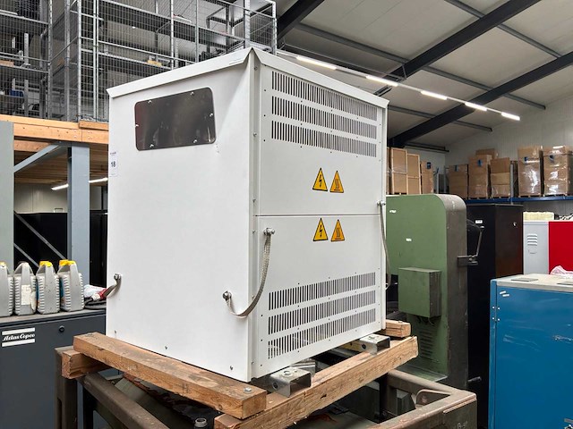 2018 schneider electric imprego éénfasige transformator - afbeelding 1 van  4