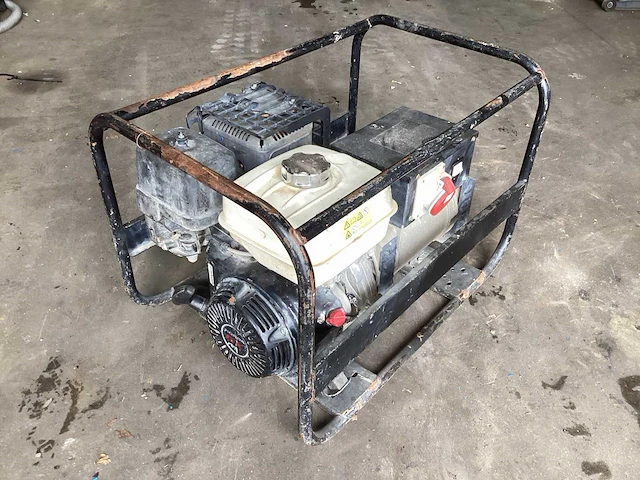 2018 sdmo ect 7000 f noodstroomaggregaat - afbeelding 2 van  4