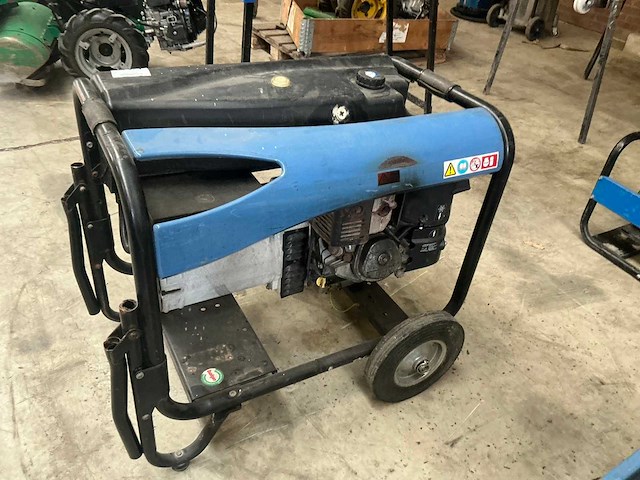 2018 sdmo technic 7500avr 6,5kva benzine aggregaat - afbeelding 4 van  10