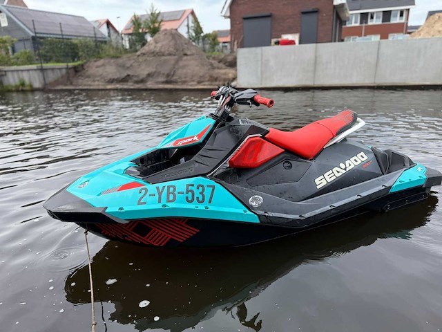 2018 seadoo spark met trailer - afbeelding 2 van  9