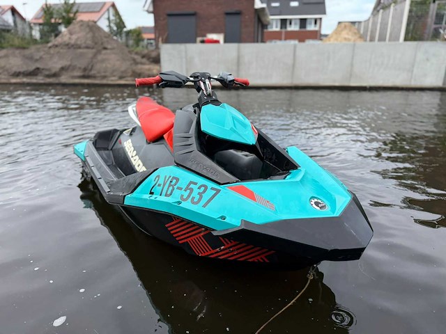 2018 seadoo spark met trailer - afbeelding 3 van  9