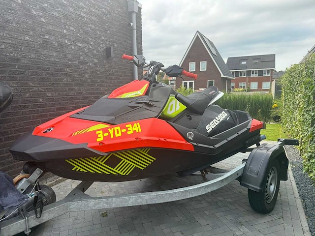 2018 seadoo spark trixx waterscooter - afbeelding 1 van  13