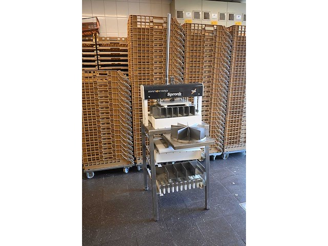 2018 sinmag manotrad sdb-20b diviseuse inclusief diverse snij-vorm plateaus - afbeelding 7 van  12