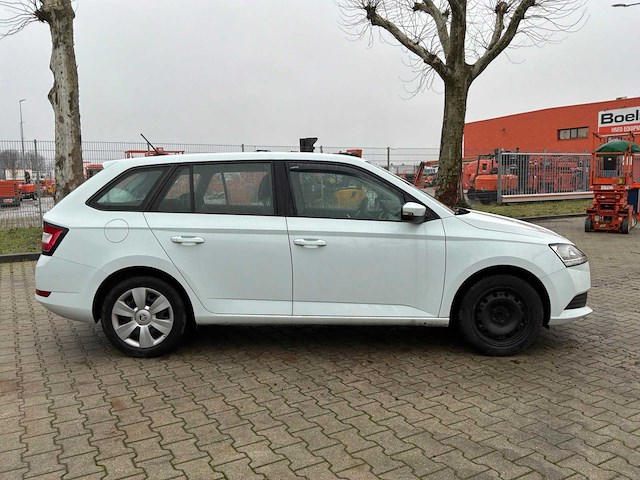 2018 skoda fabia 5j acdkrcx01 personenauto - afbeelding 34 van  42