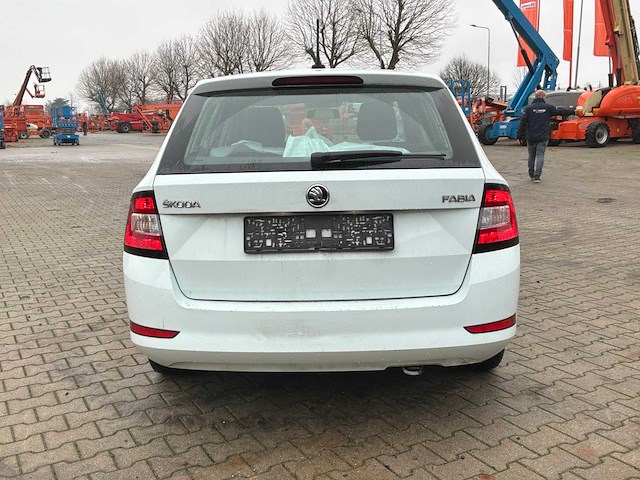 2018 skoda fabia 5j acdkrcx01 personenauto - afbeelding 39 van  42