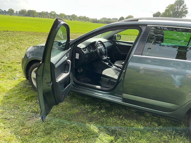 2018 skoda octavia combi 1.6 tdi clever ed. personenauto - afbeelding 8 van  33