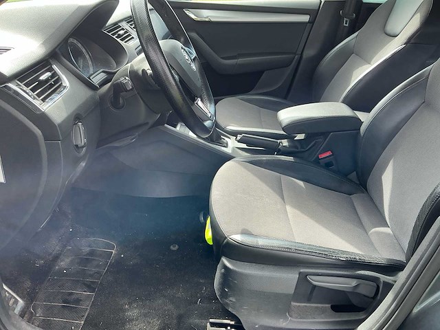 2018 skoda octavia combi 1.6 tdi clever ed. personenauto - afbeelding 11 van  33