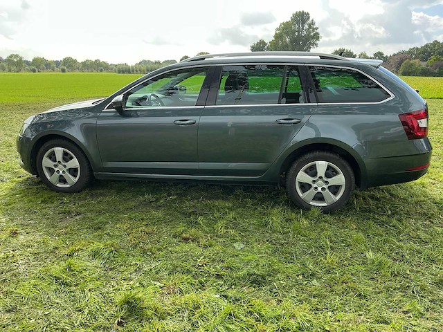 2018 skoda octavia combi 1.6 tdi clever ed. personenauto - afbeelding 32 van  33