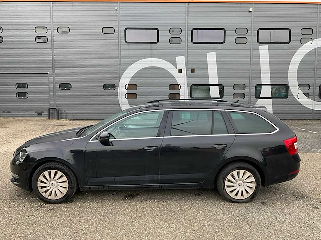 2018 skoda octavia combi 1.6 tdi grt active personenauto tx-801-t - afbeelding 12 van  43