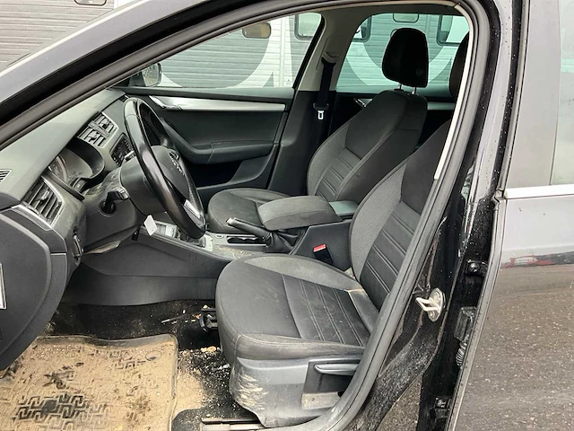 2018 skoda octavia combi 1.6 tdi grt active personenauto tx-801-t - afbeelding 9 van  43