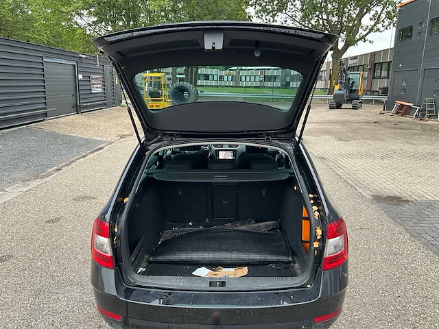 2018 skoda octavia combi 1.6 tdi grt active personenauto tx-801-t - afbeelding 36 van  43