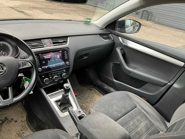 2018 skoda octavia combi 1.6 tdi grt active personenauto tx-801-t - afbeelding 13 van  43