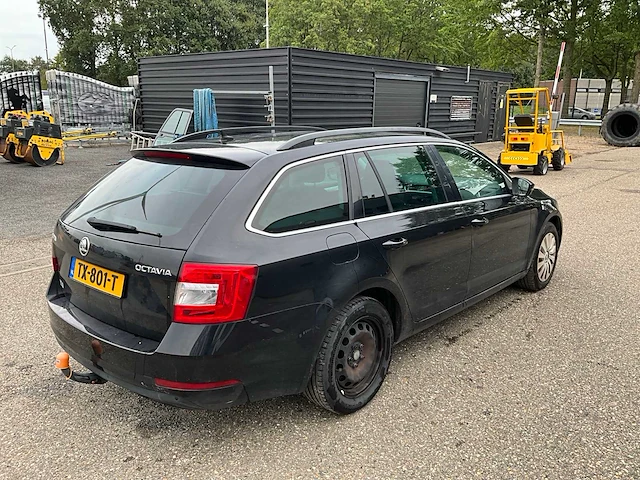 2018 skoda octavia combi 1.6 tdi grt active personenauto tx-801-t - afbeelding 39 van  43
