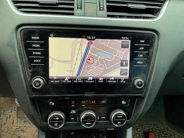 2018 skoda octavia combi 1.6 tdi grt active personenauto tx-801-t - afbeelding 18 van  43