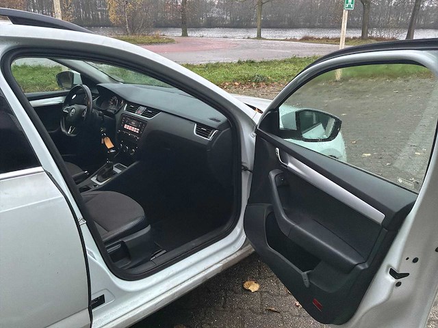 2018 skoda octavia combi personenauto - afbeelding 16 van  28