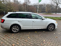2018 skoda octavia combi personenauto - afbeelding 25 van  28