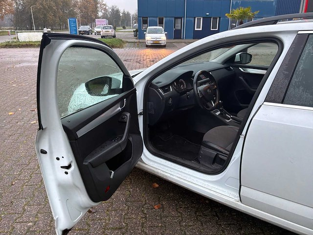 2018 skoda octavia combi personenauto - afbeelding 28 van  28
