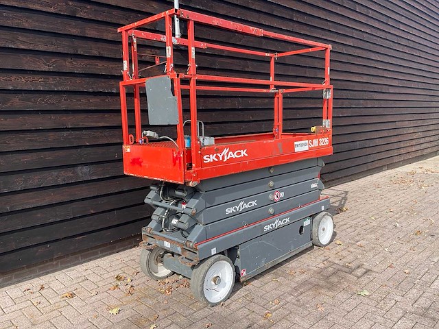 2018 sky jack sjlll 3226 hoogwerker - afbeelding 1 van  10