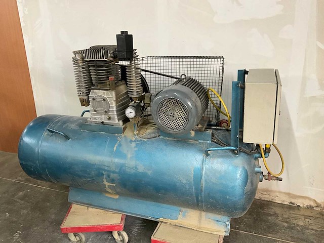 2018 slooo66 zuigercompressor - afbeelding 1 van  8