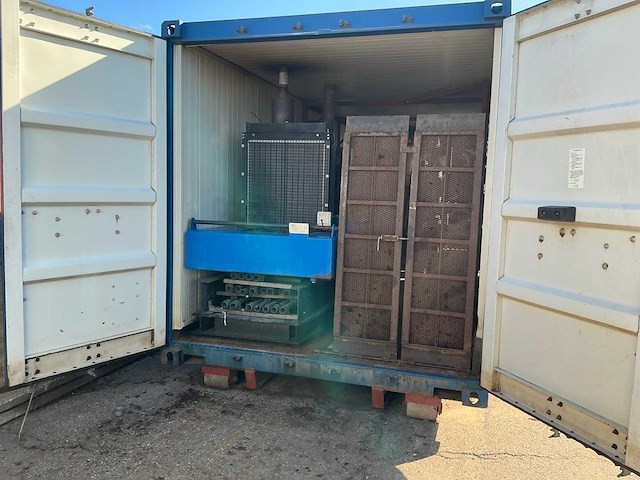 2018 speck p45/60-250 geïsoleerde spuitcontainer - afbeelding 1 van  69