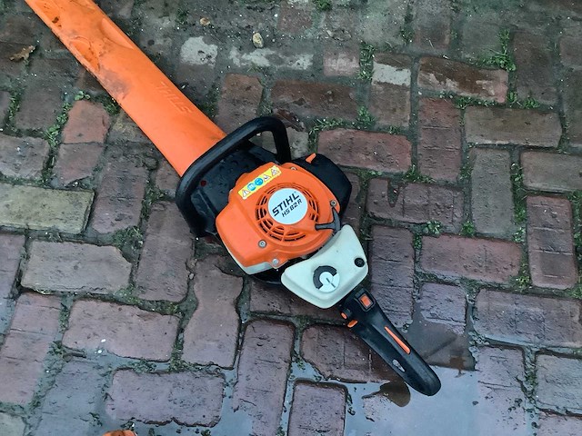 2018 stihl hs82r heggenschaar - afbeelding 1 van  2