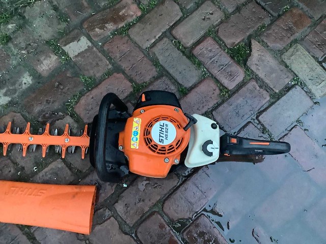 2018 stihl hs82r heggenschaar - afbeelding 2 van  2