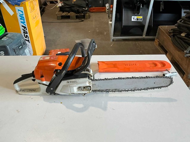 2018 stihl ms261c kettingzaag - afbeelding 3 van  4