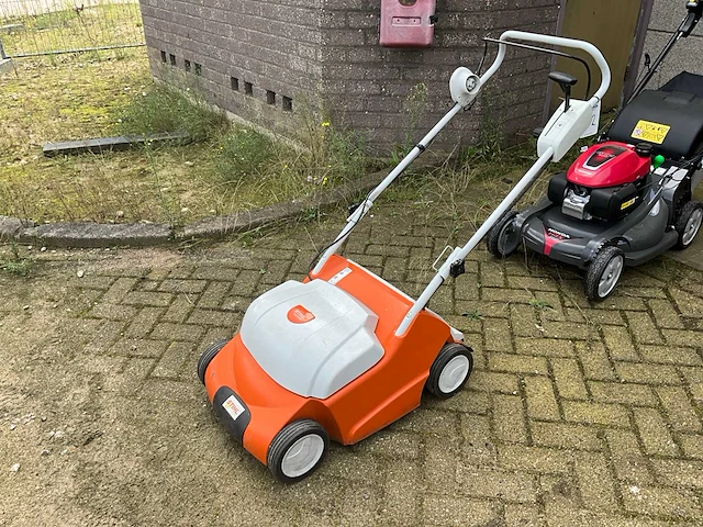 2018 stihl rle 540 elektrische verticuteermachine - afbeelding 1 van  8
