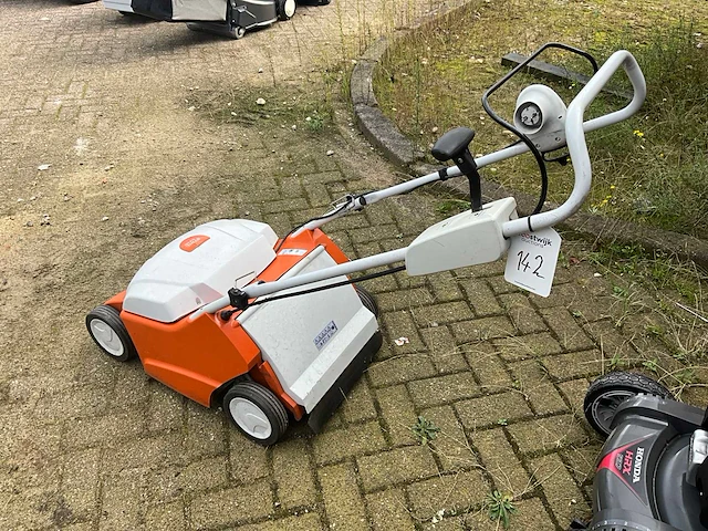 2018 stihl rle 540 elektrische verticuteermachine - afbeelding 2 van  8