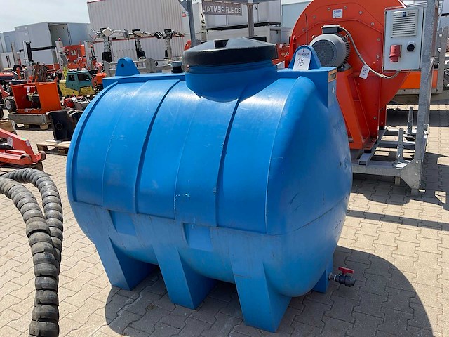 2018 tankgigant bbh 2000 liter horizontale opslagtank - afbeelding 1 van  9