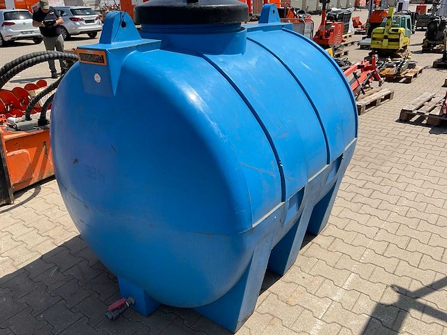 2018 tankgigant bbh 2000 liter horizontale opslagtank - afbeelding 4 van  9
