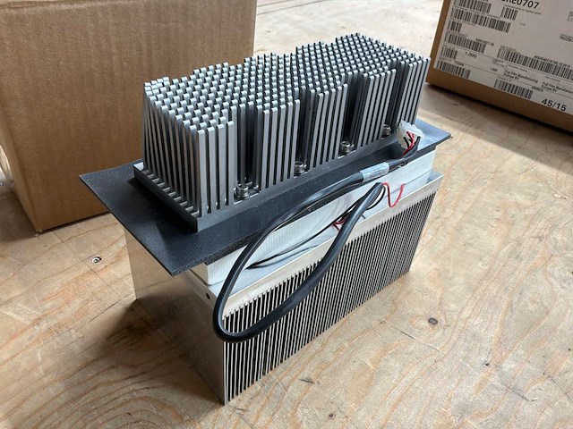 2018 te technology ac-2835. thermo elektrische koelunit - afbeelding 1 van  2