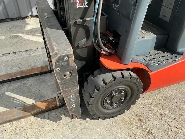 2018 toyota 8fbe16t traigo 16 elektrische vorkheftruck met acculader - afbeelding 15 van  21