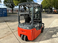 2018 toyota 8fbe16t traigo 16 elektrische vorkheftruck met acculader - afbeelding 7 van  21