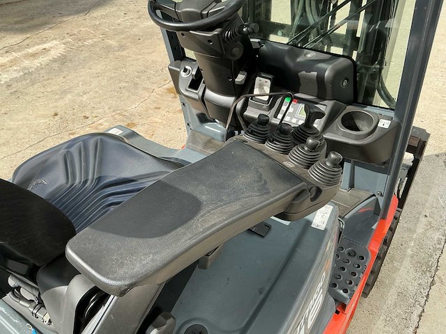 2018 toyota 8fbe16t traigo 16 elektrische vorkheftruck met acculader - afbeelding 8 van  21