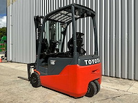2018 toyota 8fbe16t traigo 16 elektrische vorkheftruck met acculader - afbeelding 15 van  21