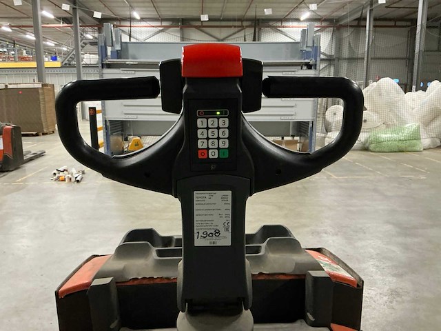 2018 toyota lpe200 elektrische palletwagen met platform - afbeelding 3 van  15