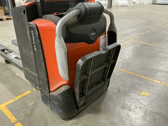 2018 toyota lpe200 elektrische palletwagen met platform - afbeelding 3 van  14