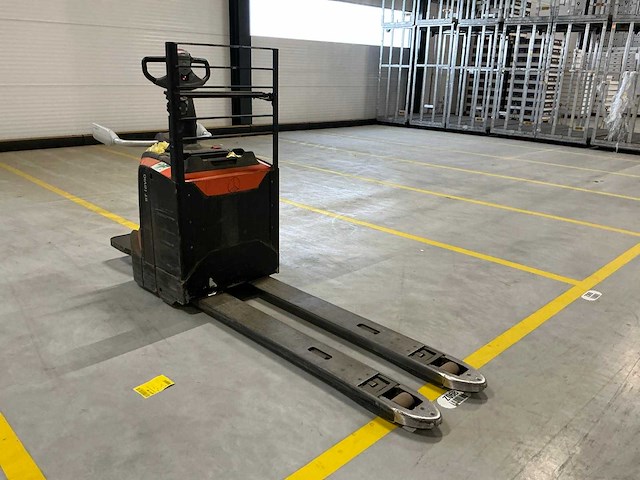 2018 toyota lpe200 meerijpallettruck - afbeelding 11 van  16