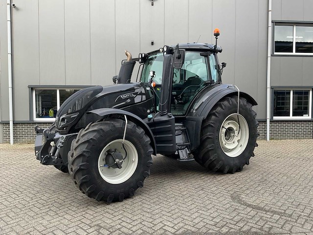 2018 valtra t234 direct smarttouch vierwielaangedreven landbouwtractor - afbeelding 1 van  23