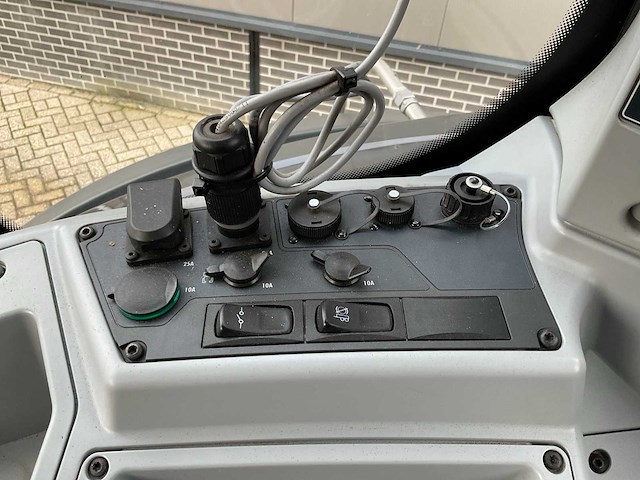 2018 valtra t234 direct smarttouch vierwielaangedreven landbouwtractor - afbeelding 14 van  23