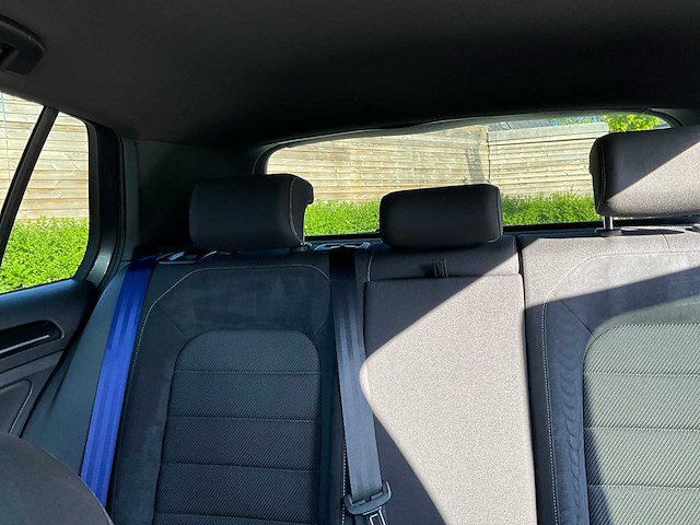2018 volkswagen golf 2.0 tsi 4motion r akrapovic 407pk personenauto - afbeelding 27 van  42